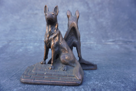 German Shepherd Bookends in Cast Iron c 1930s A3027