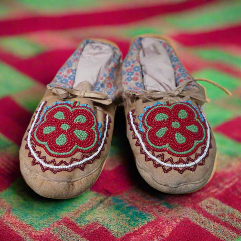 Women's Beaded Mocassins  A3338