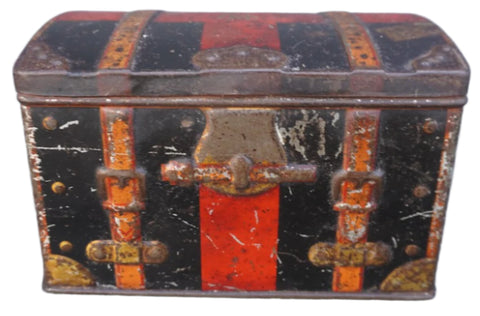 LNW Biscuit Tin in the form of a Steamer Trunk A3357