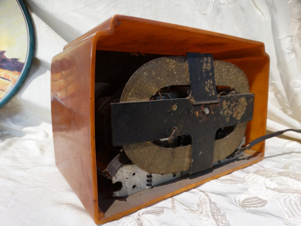 DeWald Dark Butterscotch Catalin Bakelite Radio