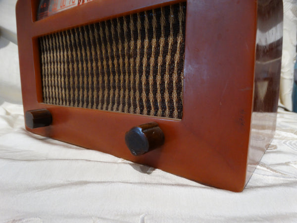 DeWald Dark Butterscotch Catalin Bakelite Radio