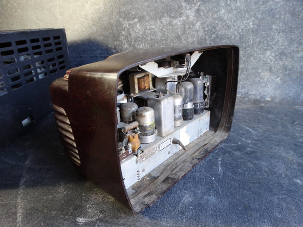 Philco Hippo Model 48-460 AM Tube Radio in Brown Bakelite c 1948 A2347