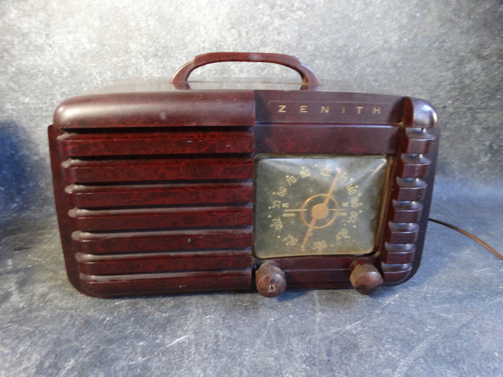 Umber Brown Bakelite 1942 Zenith Model 5D-611 AM Vacuum Tube Radio 1942 A2349