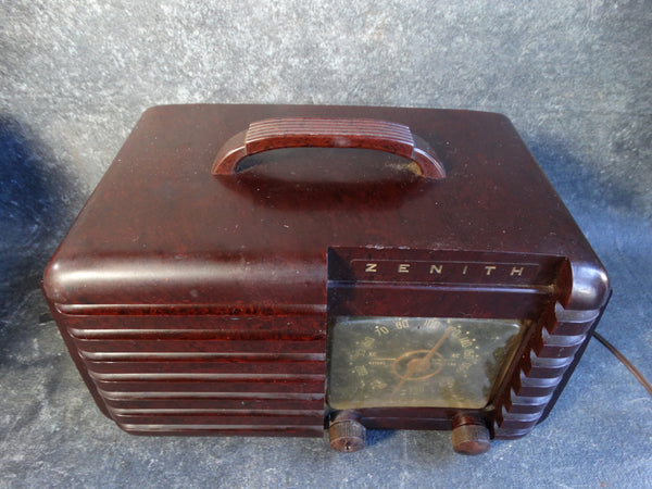 Umber Brown Bakelite 1942 Zenith Model 5D-611 AM Vacuum Tube Radio 1942 A2349