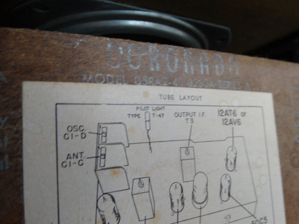Coronado Model 05RA2-43-8230A Bakelite Radio (1952)