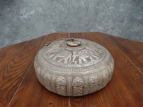 Sterling Silver Antique Indian Paan Dan Box A2959