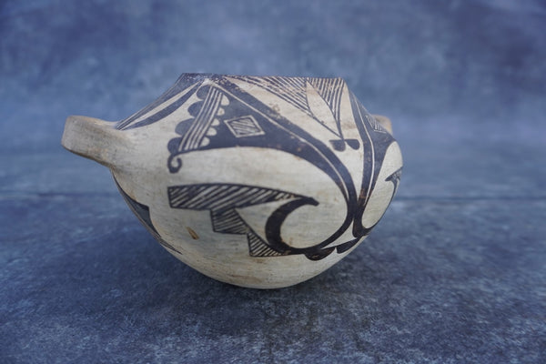 Acoma Pot with Braided Handles A3084