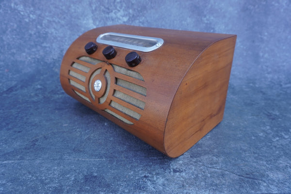 Rare Art Deco Machine Age Radio A3119