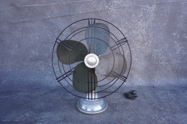 Art Deco Streamline Moderne Fan in Polished Aluminum A3180