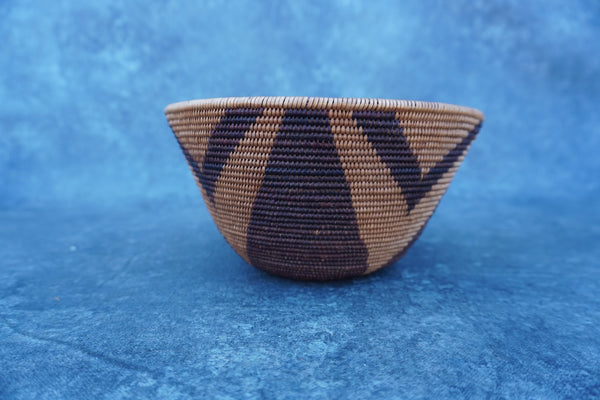 Maidu Negative Space Basket A3295