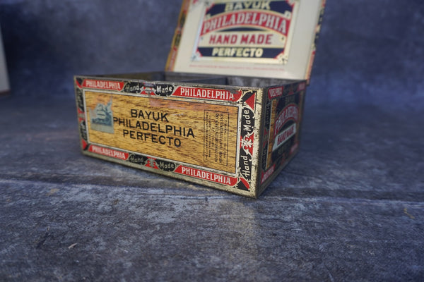 Bayuk Philadelphia Perfecto Hand Made Cigar Box A3372
