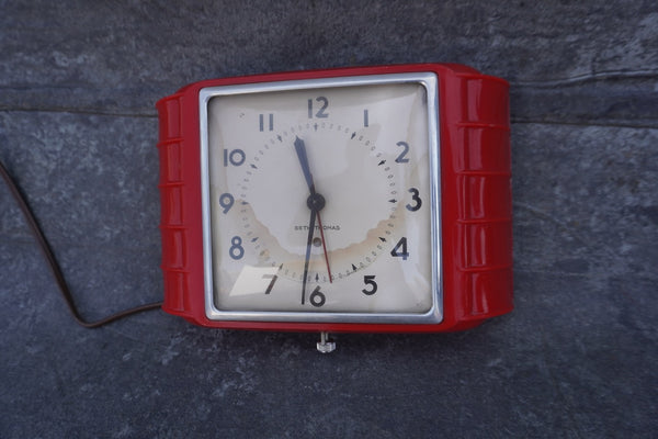 Seth Thomas Red Electric Kitchen Wall Clock c.1930s A3387