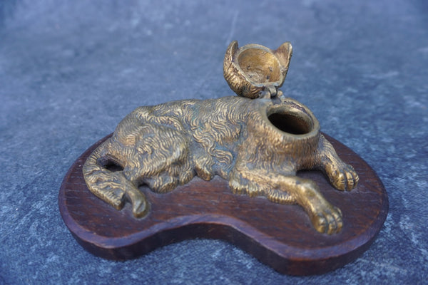 Victorian Spaniel Inkwell in Brass A3390