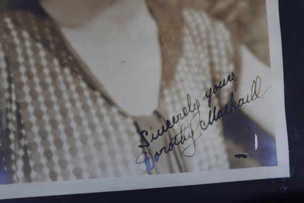 Dorothy MacKaill (1903-1990) - Autographed Hand-Signed Photograph AP1881