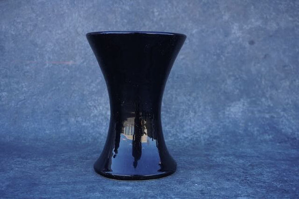 Bauer Matt Carlton Carnation Vase in Black B3249