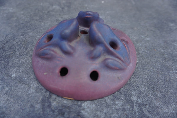 Van Briggle 1917 Arts & Crafts Purple/Blue Ombré 3-Frog Flower Frog CA2072