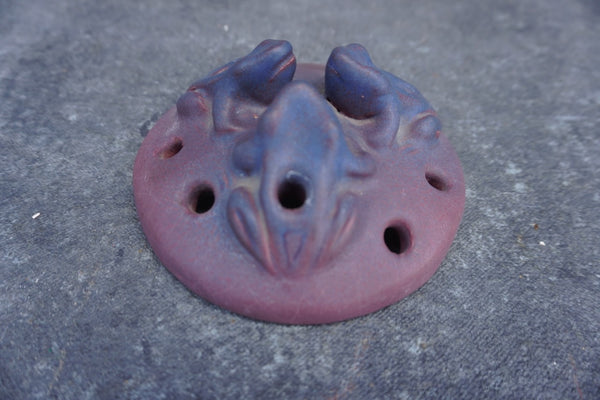 Van Briggle 1917 Arts & Crafts Purple/Blue Ombré 3-Frog Flower Frog CA2072