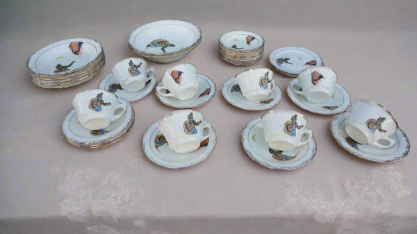 Vernon Kilns Moonlight Serenade 18 Karat Gold Trim China Set CA2590