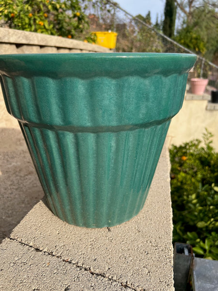 Garden City Dark Green Ribbed Jardiniere CA2601