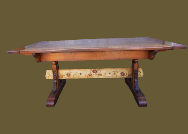 Monterey Classic Trestle Table w Decoration F2629