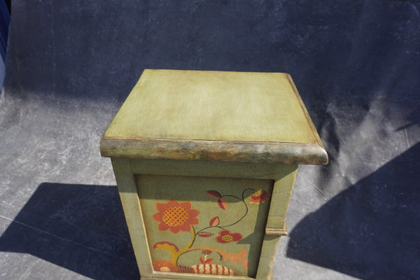 Monterey Classic Green Decorated Bedside Table/Side Table F2664