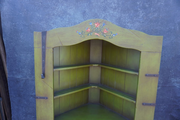Monterey Style Green Corner Hutch F2666