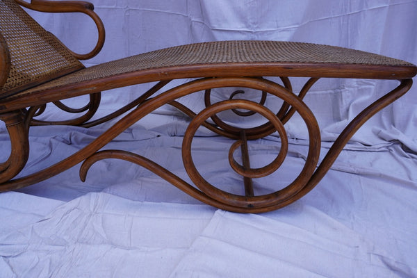 Original Thonet Model 2 Adjustable Chaise Lounge c.1880s F2679