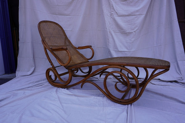 Original Thonet Model 2 Adjustable Chaise Lounge c.1880s F2679