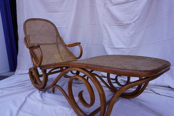 Original Thonet Model 2 Adjustable Chaise Lounge c.1880s F2679