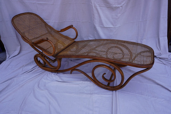 Original Thonet Model 2 Adjustable Chaise Lounge c.1880s F2679