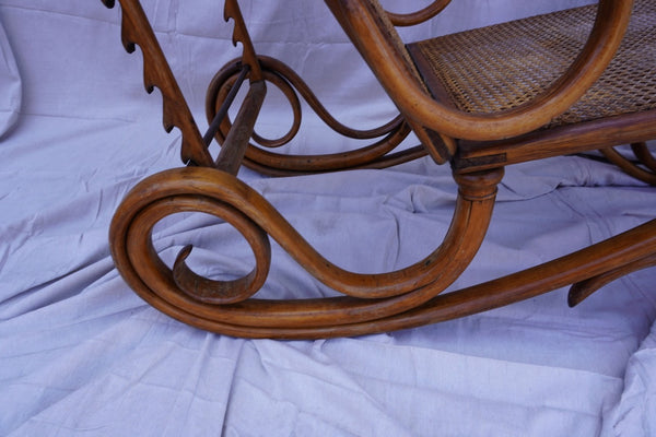 Original Thonet Model 2 Adjustable Chaise Lounge c.1880s F2679
