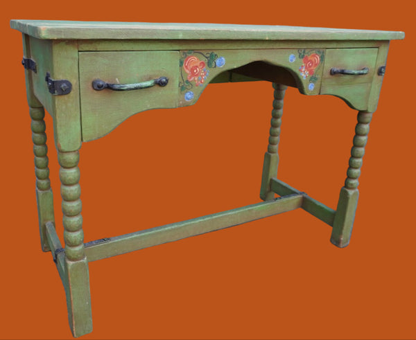 Monterey Classic Side Table in Spanish Green F2683