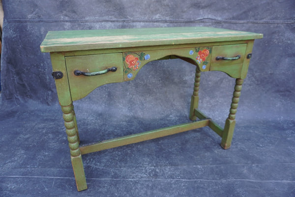 Monterey Classic Side Table in Spanish Green F2683