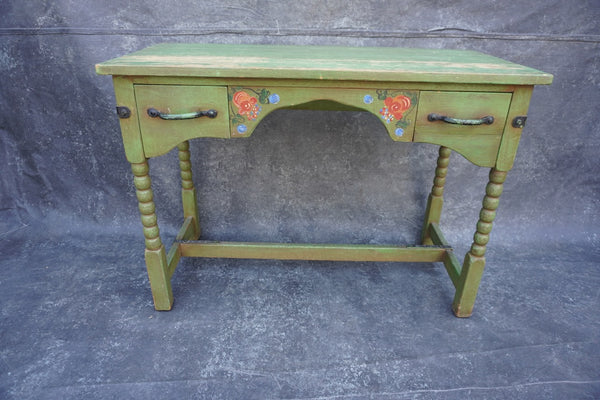 Monterey Classic Side Table in Spanish Green F2683