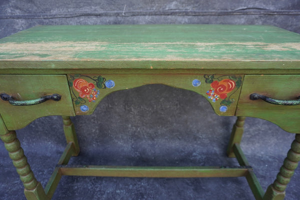 Monterey Classic Side Table in Spanish Green F2683