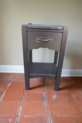 Classic Era Monterey End Table F2713