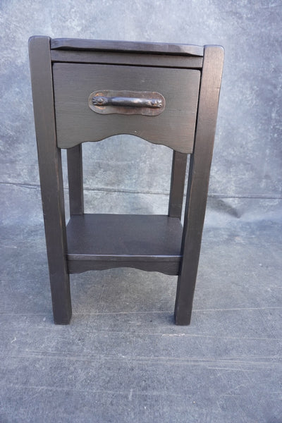 Classic Era Monterey End Table F2713