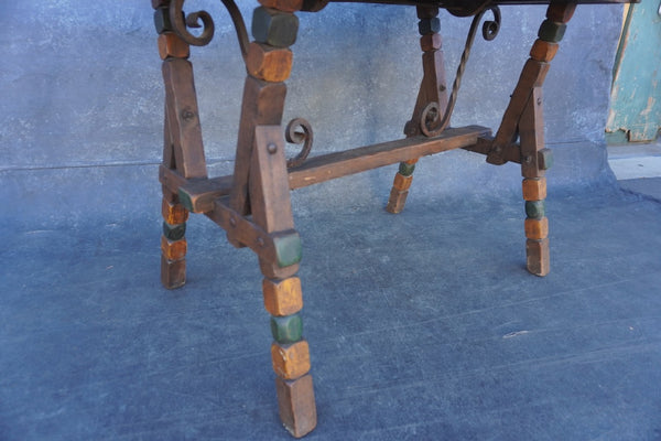 Del-Rey Kitchen Table with Expandable Pop-Out Leaf F2750