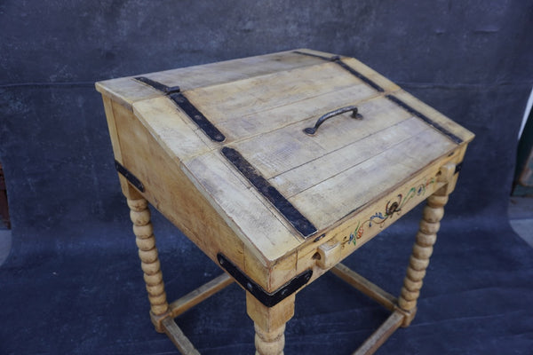 Original Monterey Straw Ivory Desk (Early Brand) F2777