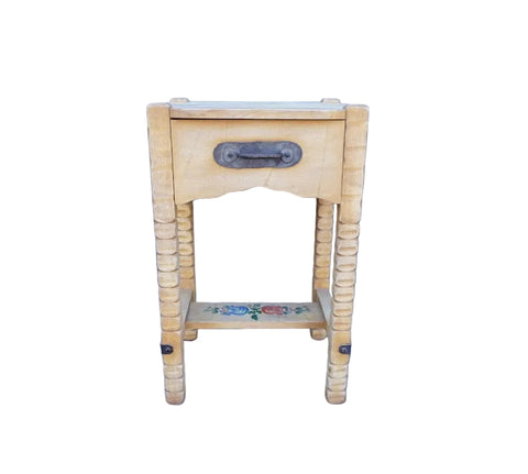 Classic Monterey Bedside Table in Straw Ivory F2833