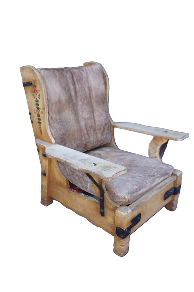 Classic Monterey Wing Chair in Straw Ivory F2834