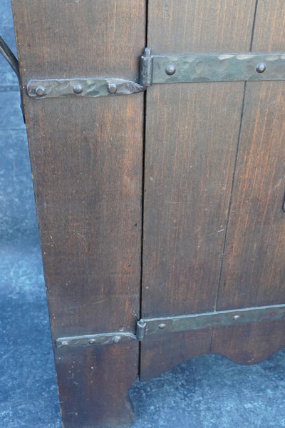 Monterey Early Design Sideboard in Old Wood F2855