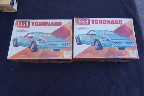 Vintage MPC 1968 Tornado Psychedelic Dean Jeffries Model Kit K005