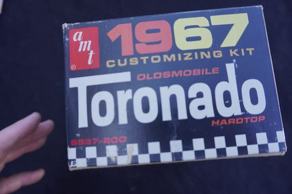 AMT 1967 Tornado Customizing Model Kit