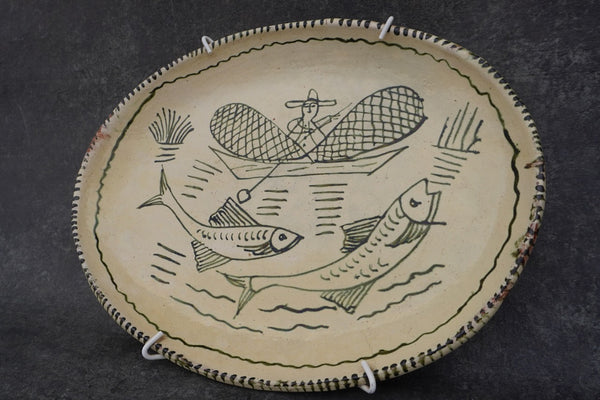 Vintage Mexican Plate from Tzintzuntzan, Fishing Scene M1983