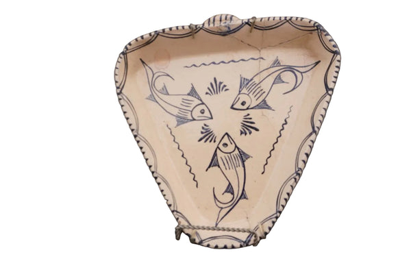 Vintage Mexican Plate from Tzintzuntzan, Triangular Fish M1987