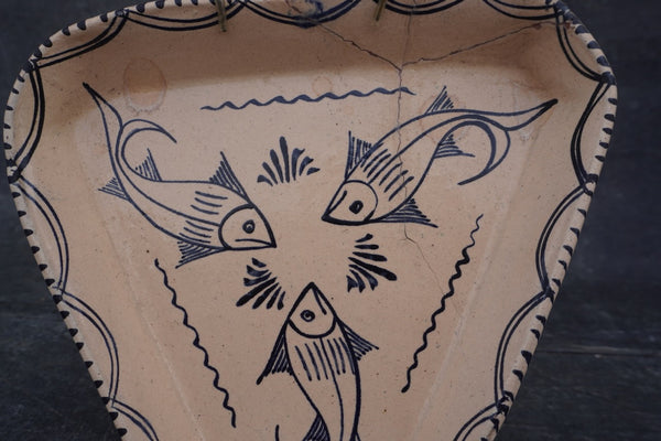 Vintage Mexican Plate from Tzintzuntzan, Triangular Fish M1987