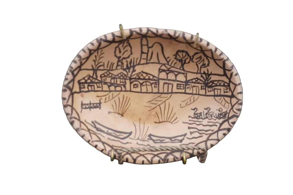 Vintage Mexican Plate from Tzintzuntzan, Small Oval Village Scene M1988