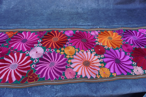 Mexican Embroidered Table Runner 1960s M2043