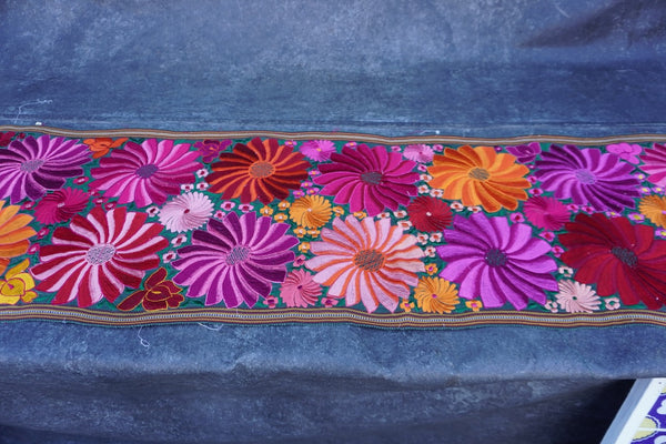 Mexican Embroidered Table Runner 1960s M2043